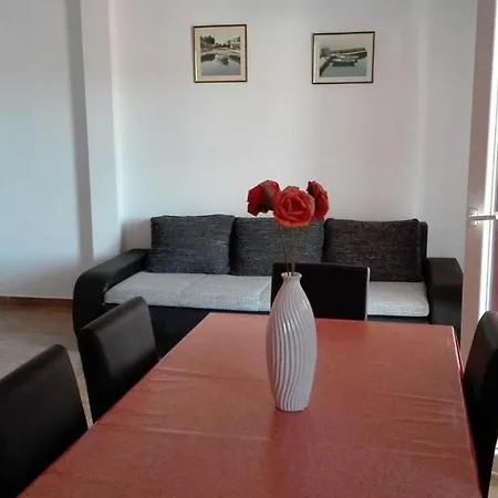 Apartamento Skugor *