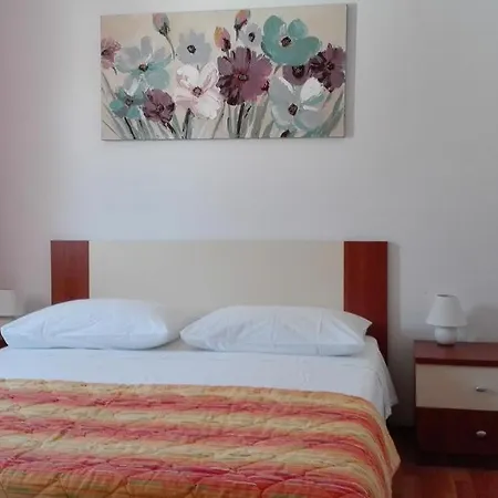Apartamento Skugor *